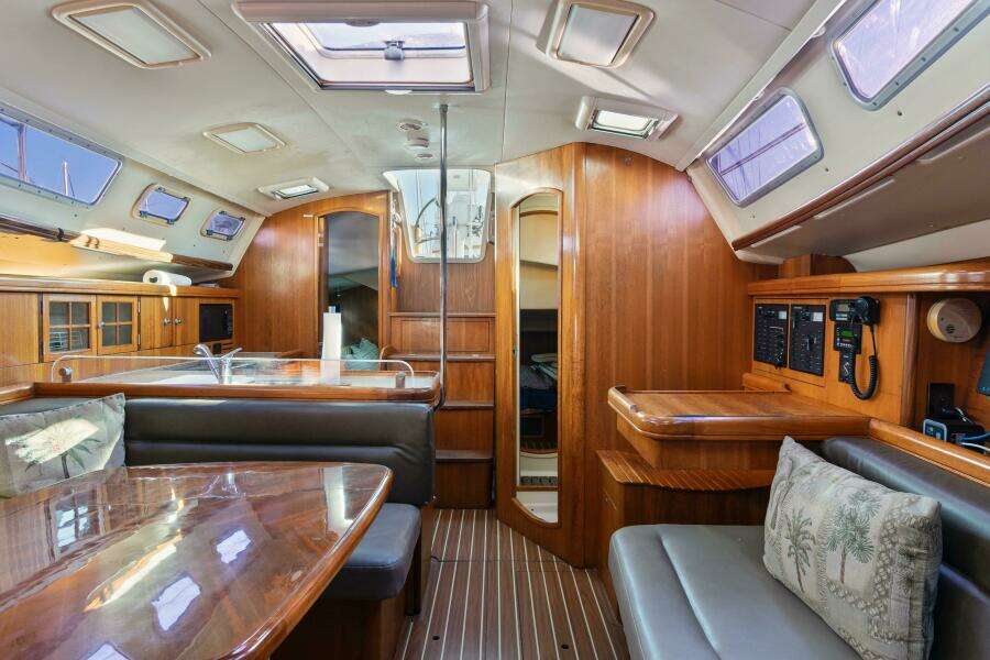 Plan Sea  38ft Hunter Yacht For Sale