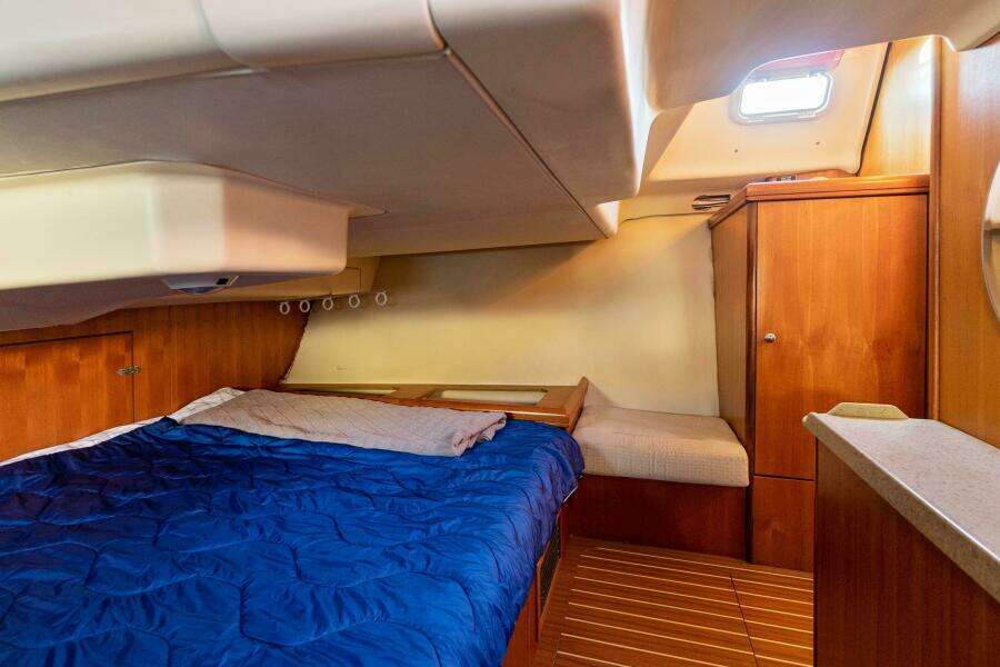 Plan Sea  38ft Hunter Yacht For Sale