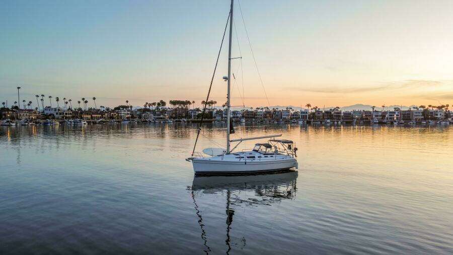 Plan Sea  38ft Hunter Yacht For Sale