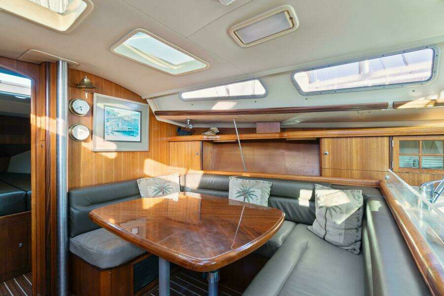 Plan Sea  38ft Hunter Yacht For Sale
