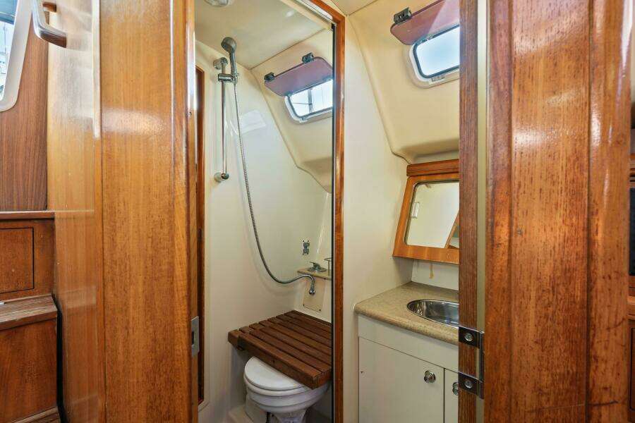 Plan Sea  38ft Hunter Yacht For Sale