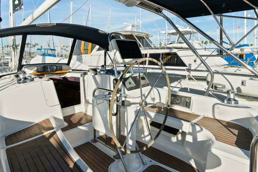 Plan Sea  38ft Hunter Yacht For Sale