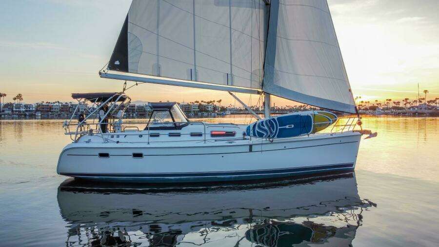 Plan Sea  38ft Hunter Yacht For Sale