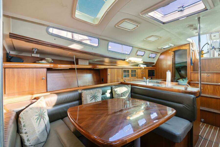 Plan Sea  38ft Hunter Yacht For Sale