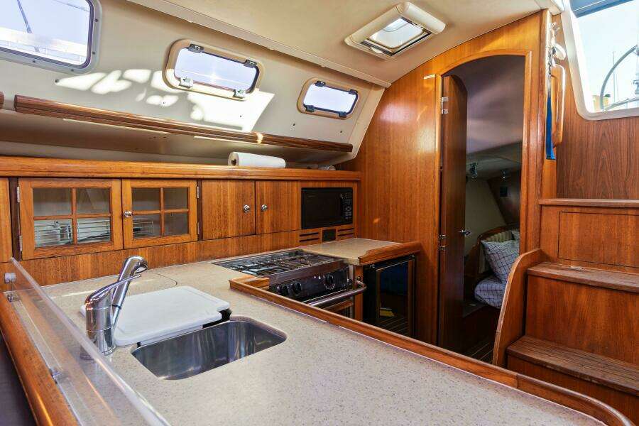 Plan Sea  38ft Hunter Yacht For Sale