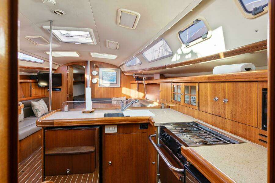 Plan Sea  38ft Hunter Yacht For Sale