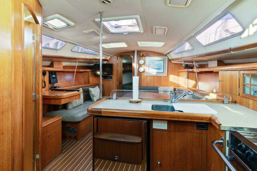 Plan Sea  38ft Hunter Yacht For Sale