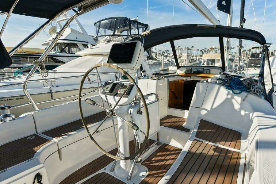Plan Sea  38ft Hunter Yacht For Sale