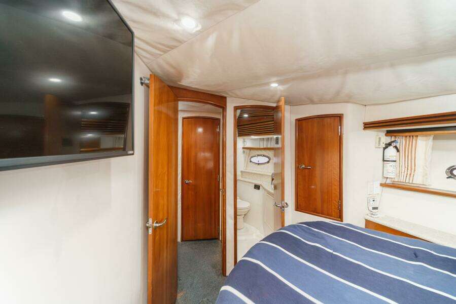 45ft Carver Yacht For Sale