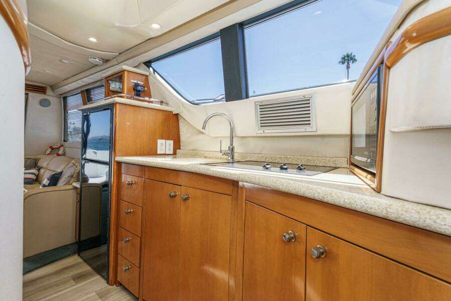 45ft Carver Yacht For Sale