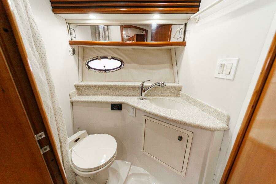 45ft Carver Yacht For Sale