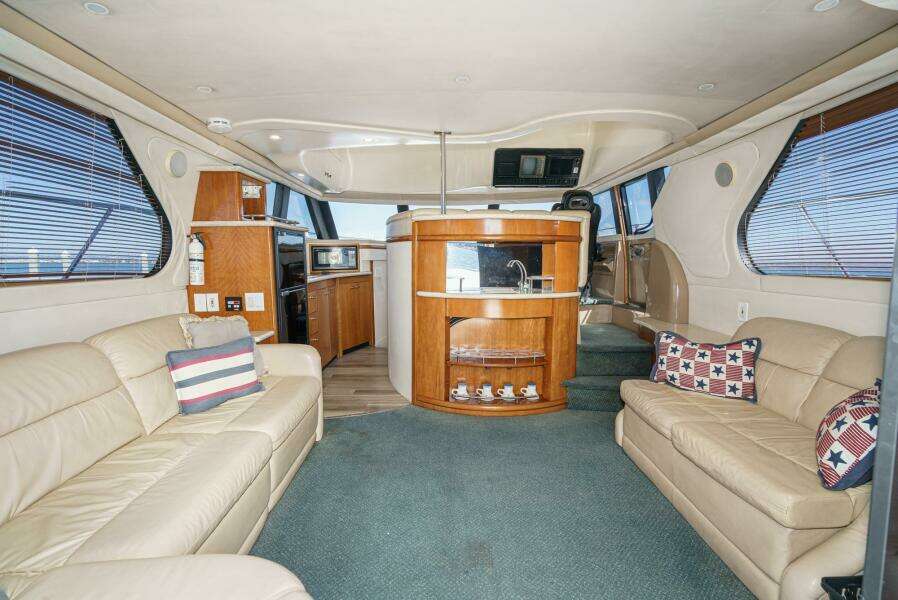 45ft Carver Yacht For Sale