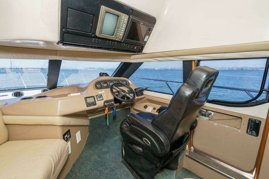 45ft Carver Yacht For Sale