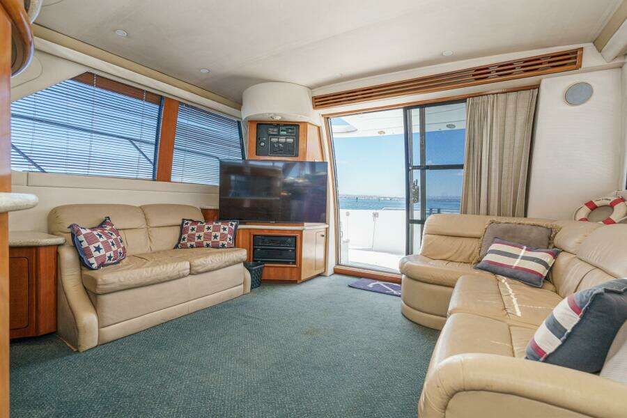 45ft Carver Yacht For Sale