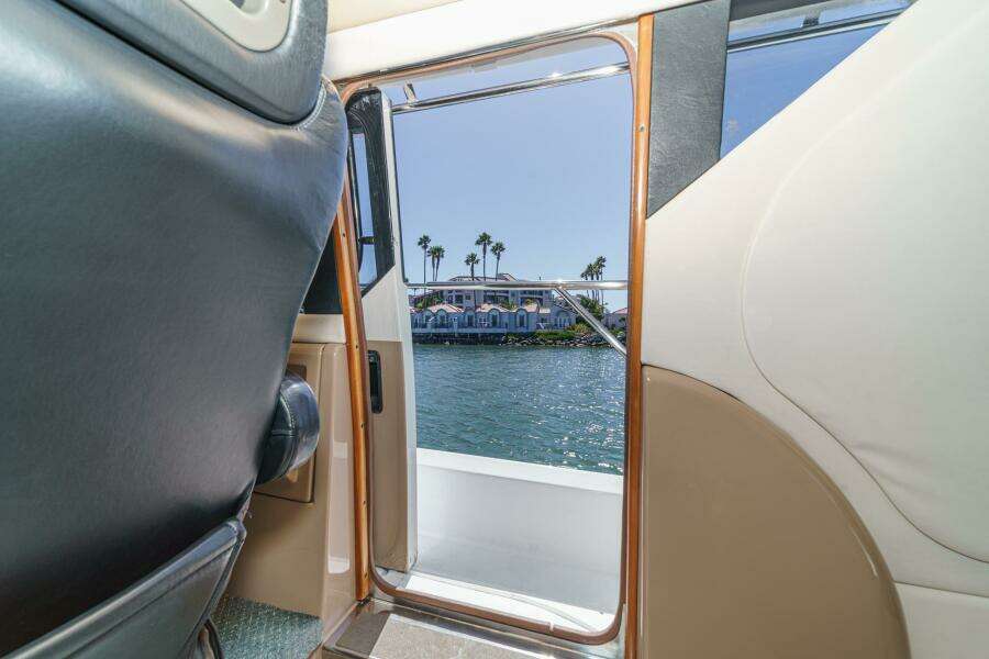 45ft Carver Yacht For Sale