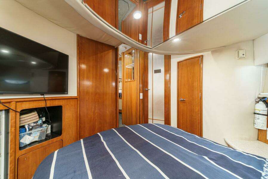 45ft Carver Yacht For Sale