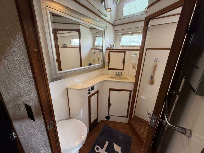 Qui Si Sana 52ft Jefferson Yacht For Sale