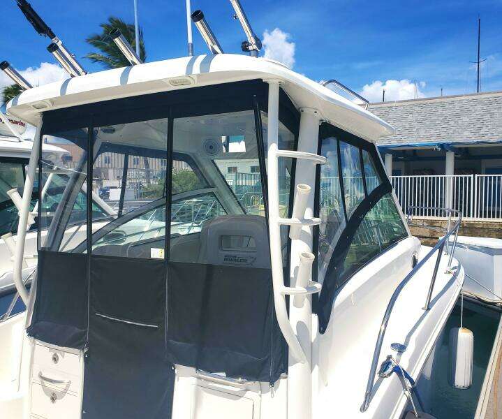 SATOSHI 28ft Boston Whaler Yacht For Sale