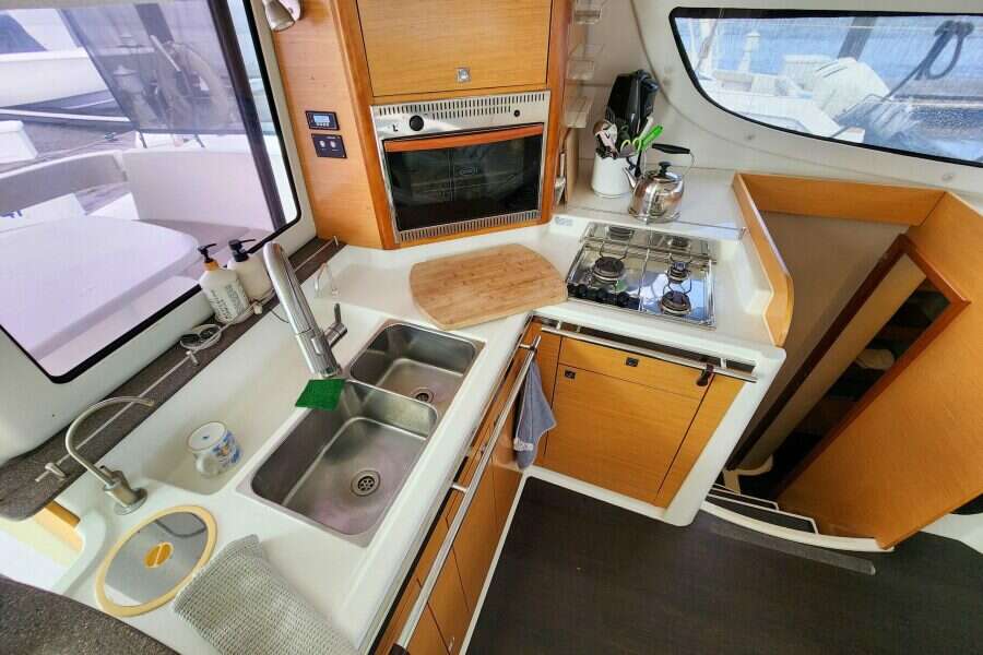 2013-fountaine-pajot-lipari-41-sail-9938155-20250910134322039-4.jpg