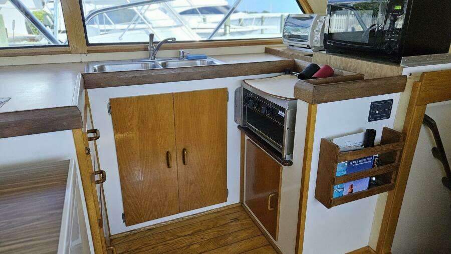 44ft Breaux Brothers Yacht For Sale