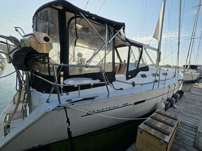 39ft Beneteau Yacht For Sale