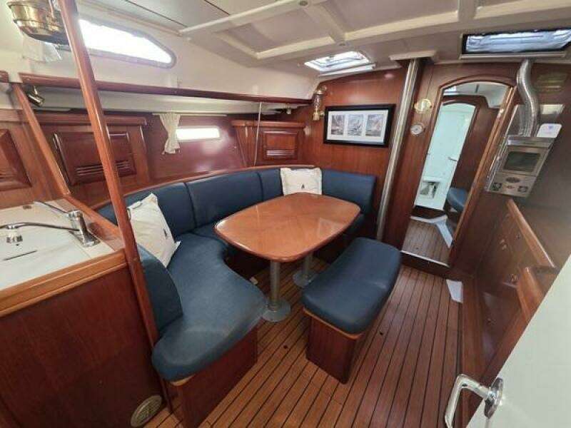 39ft Beneteau Yacht For Sale