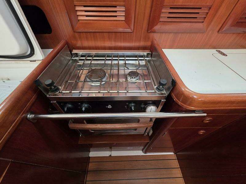 39ft Beneteau Yacht For Sale