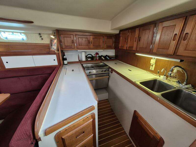 41ft Morgan Yacht For Sale
