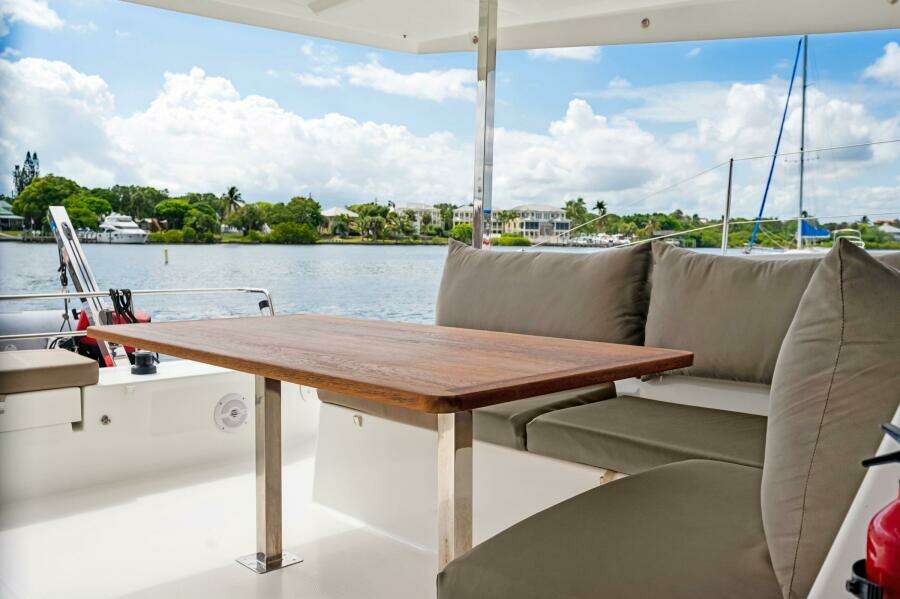 2018-fountaine-pajot-lucia-40-sail-9370522-20240610065848856-1_XLARGE.jpg