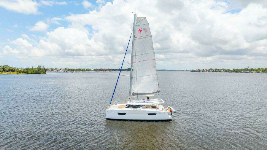 2018-fountaine-pajot-lucia-40-sail-9370522-20240610065840904-1_XLARGE.jpg