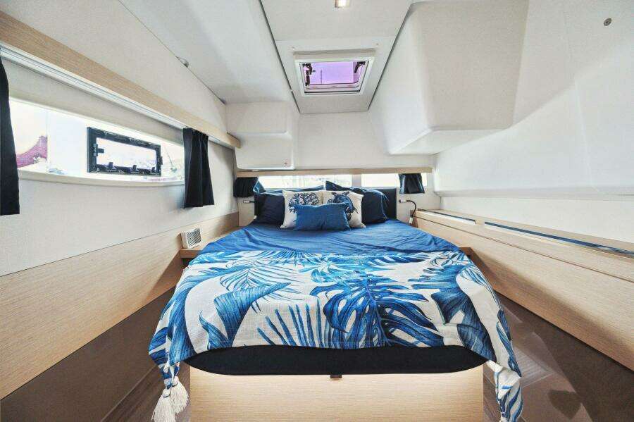 2018-fountaine-pajot-lucia-40-sail-9370522-20240610065912004-1_XLARGE.jpg
