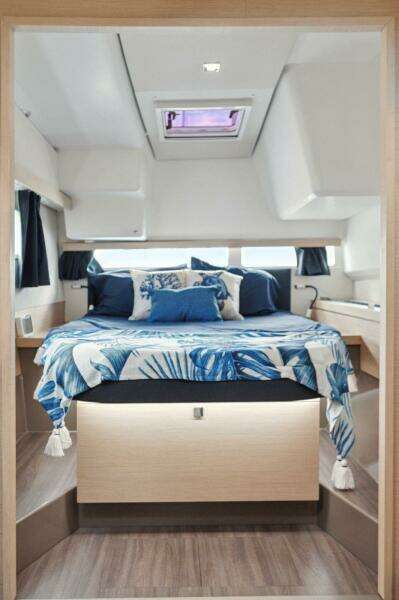 2018-fountaine-pajot-lucia-40-sail-9370522-20240610065820695-1_XLARGE.jpg