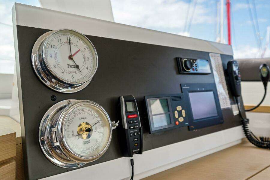 2018-fountaine-pajot-lucia-40-sail-9370522-20240610070015009-1_XLARGE.jpg