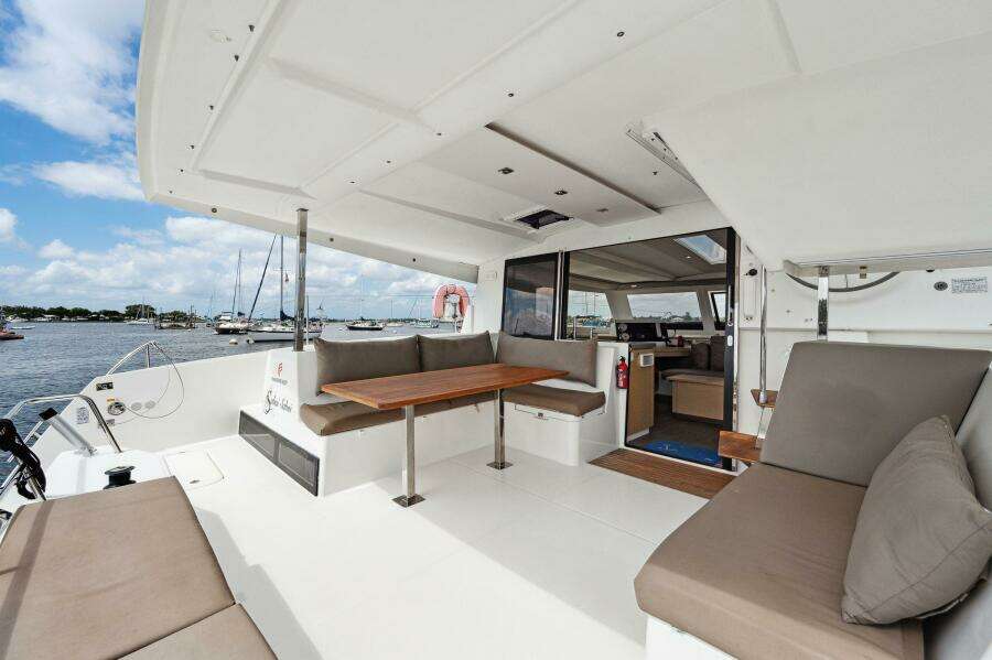 2018-fountaine-pajot-lucia-40-sail-9370522-20240610065846813-1_XLARGE.jpg
