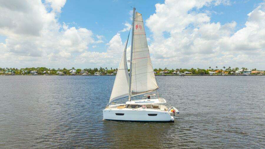 2018-fountaine-pajot-lucia-40-sail-9370522-20240610070001024-1_XLARGE.jpg