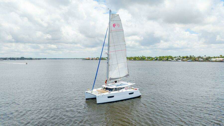 2018-fountaine-pajot-lucia-40-sail-9370522-20240610070007069-1_XLARGE.jpg