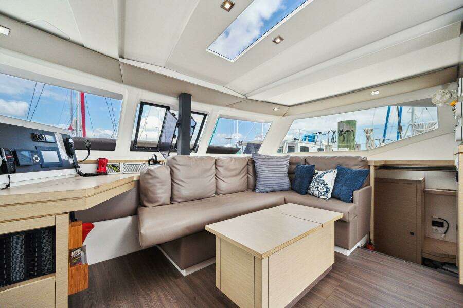 2018-fountaine-pajot-lucia-40-sail-9370522-20240610065905968-1_XLARGE.jpg