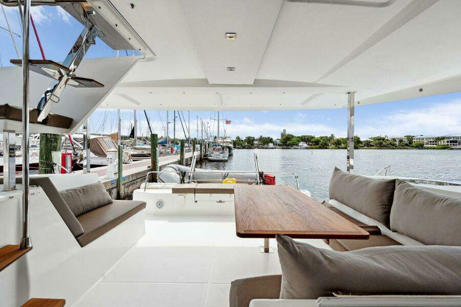 2018-fountaine-pajot-lucia-40-sail-9370522-20240610070011030-1_XLARGE.jpg