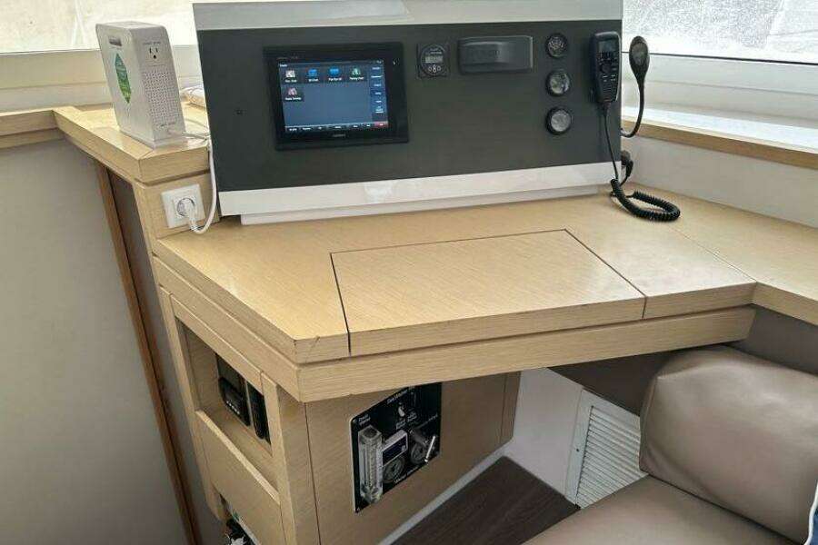 2017-fountaine-pajot-lucia-40-sail-9941108-20250910090717542-1.jpg