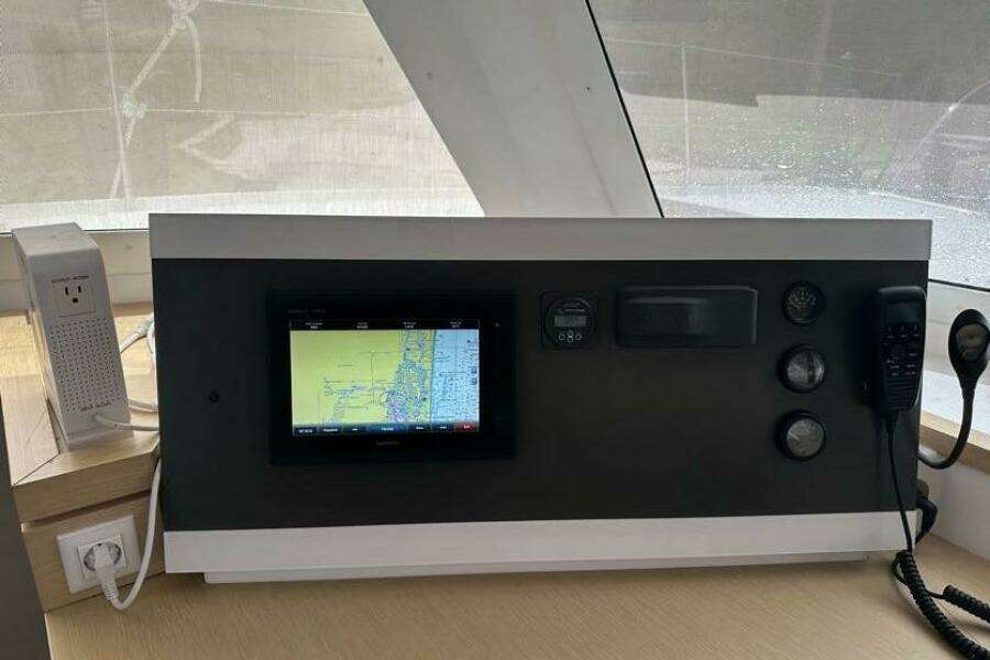 2017-fountaine-pajot-lucia-40-sail-9941108-20250910090717927-4.jpg