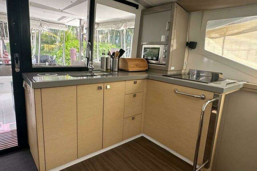 2017-fountaine-pajot-lucia-40-sail-9941108-20250910090719388-1.jpg