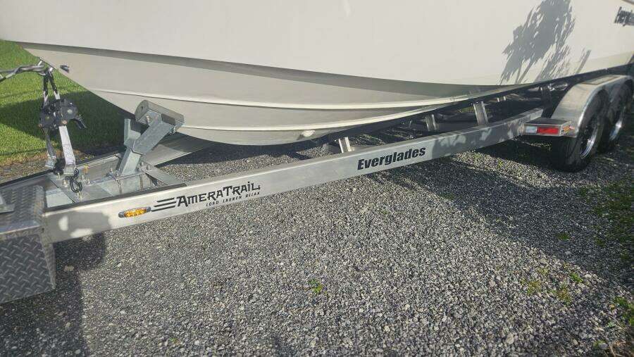 23ft Everglades Yacht For Sale