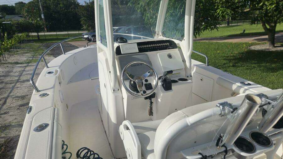 23ft Everglades Yacht For Sale