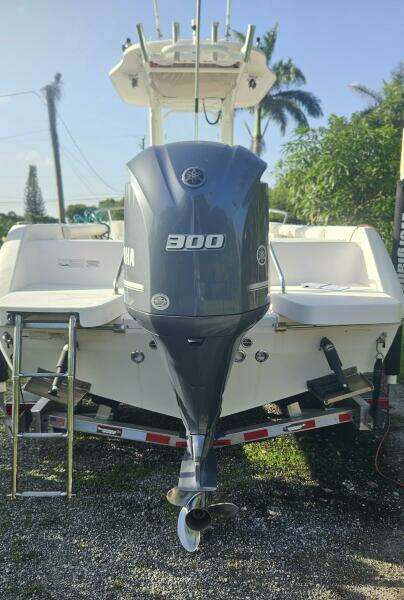 23ft Everglades Yacht For Sale