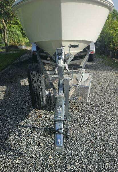 23ft Everglades Yacht For Sale