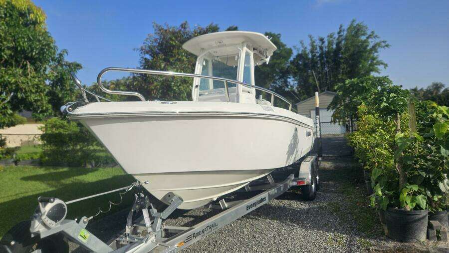 23ft Everglades Yacht For Sale
