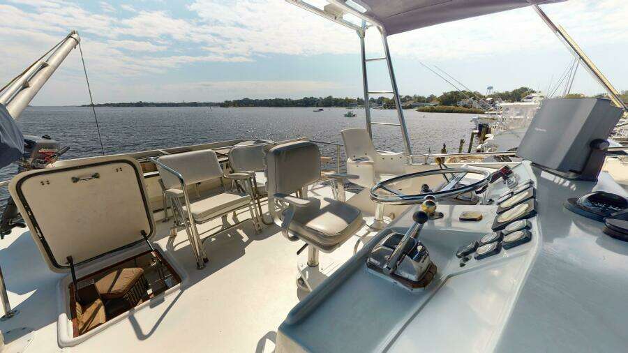 53ft Hatteras Yacht For Sale