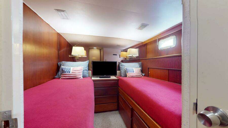 53ft Hatteras Yacht For Sale