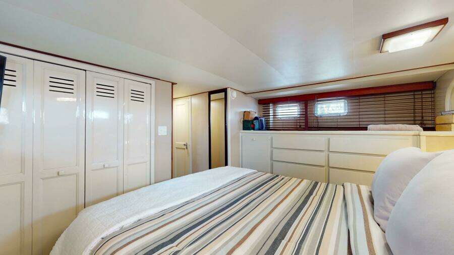 53ft Hatteras Yacht For Sale