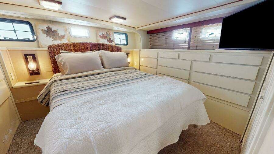 53ft Hatteras Yacht For Sale